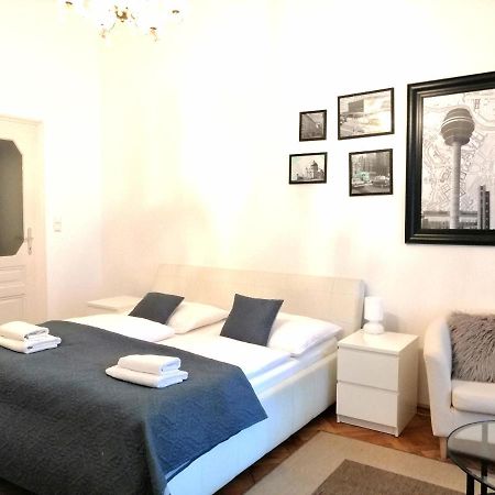 Ferienwohnungen Spittelberg Schrankgasse Виена Екстериор снимка