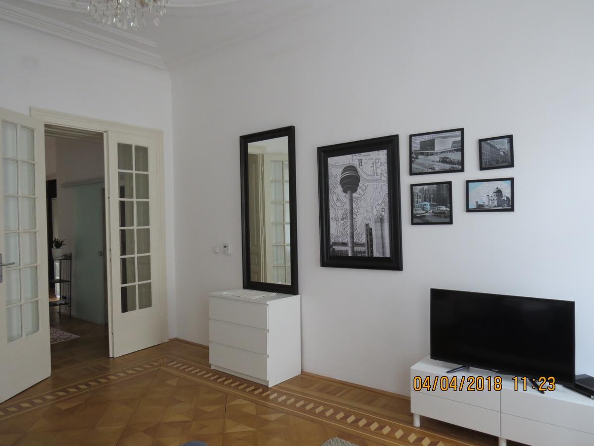 Ferienwohnungen Spittelberg Schrankgasse Виена Екстериор снимка